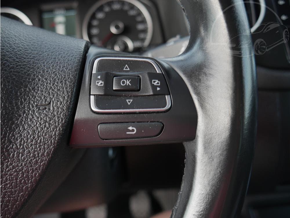 2012 Volkswagen TIGUAN - 33