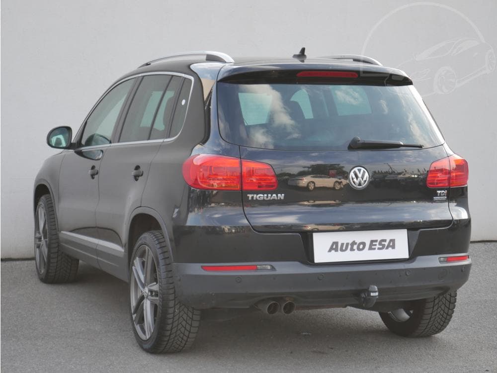 2012 Volkswagen TIGUAN - 11