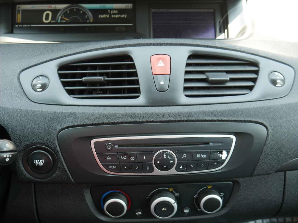 2010 Renault SCENIC - 15