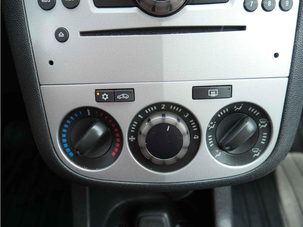2012 Opel CORSA - 17