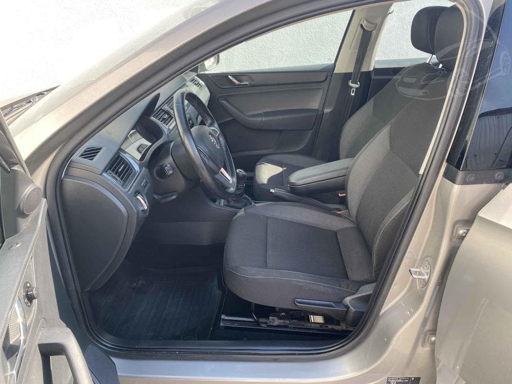 2013 Škoda RAPID - 9