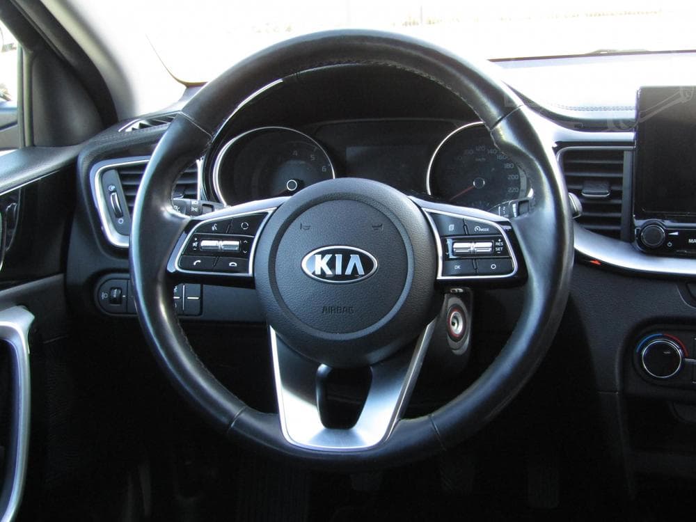 2020 Kia XCEED - 25