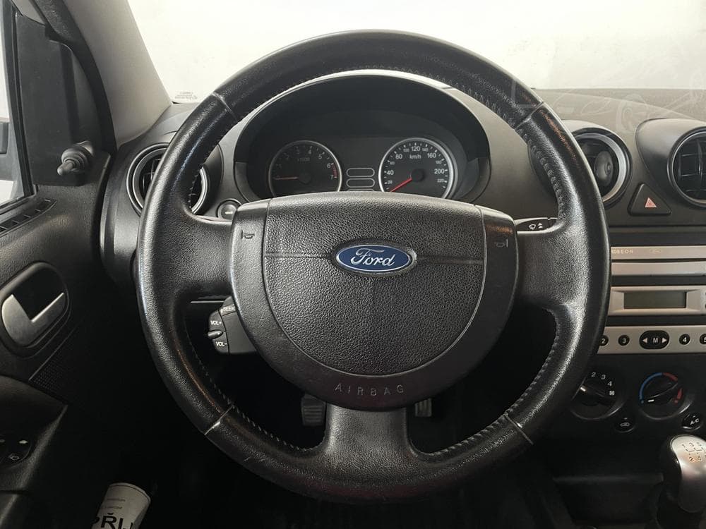 2004 Ford FIESTA - 12