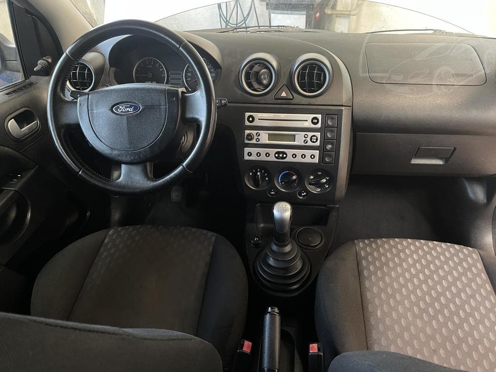 2004 Ford FIESTA - 8