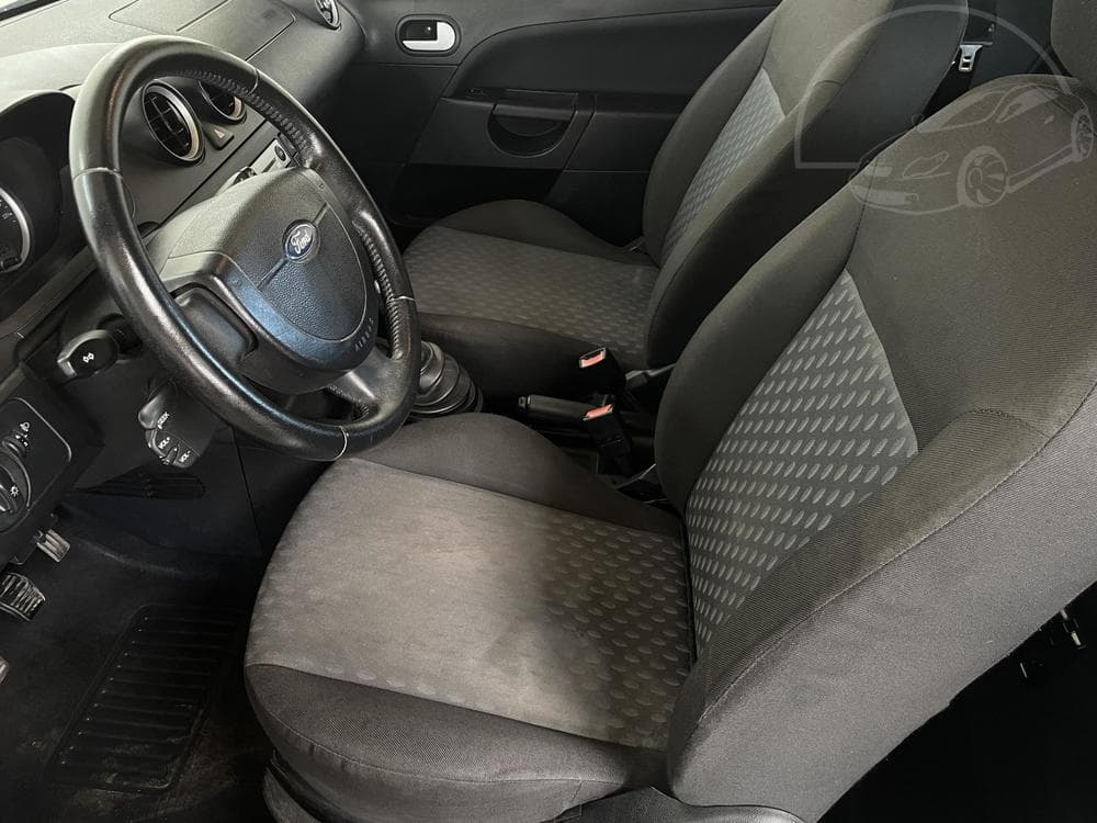 2004 Ford FIESTA - 9