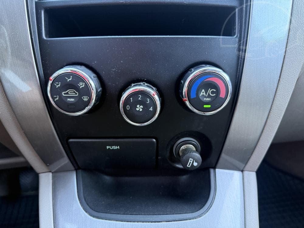 2005 Hyundai TUCSON - 14