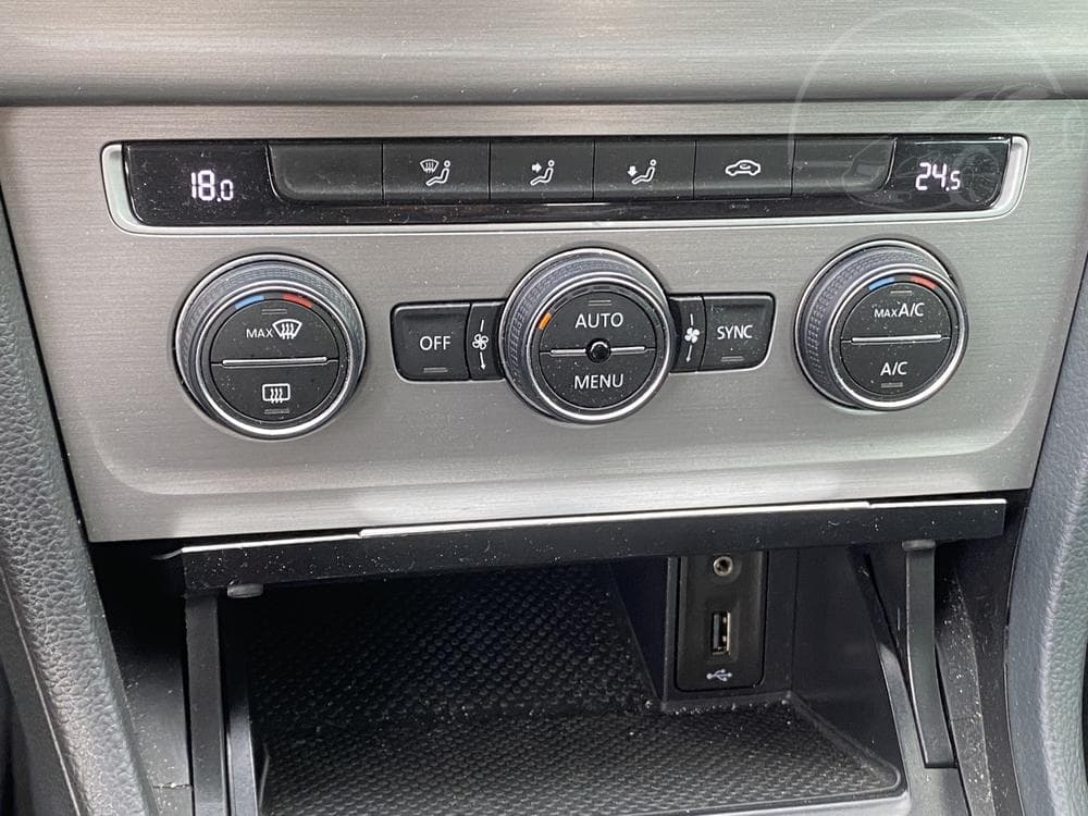 2015 Volkswagen GOLF - 27