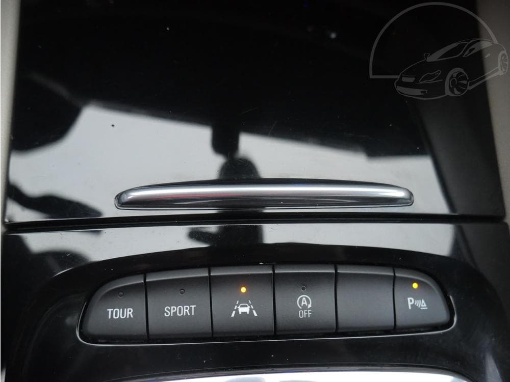 2018 Opel INSIGNIA - 31