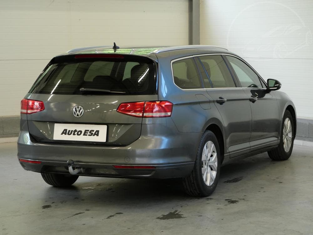 2015 Volkswagen PASSAT - 10