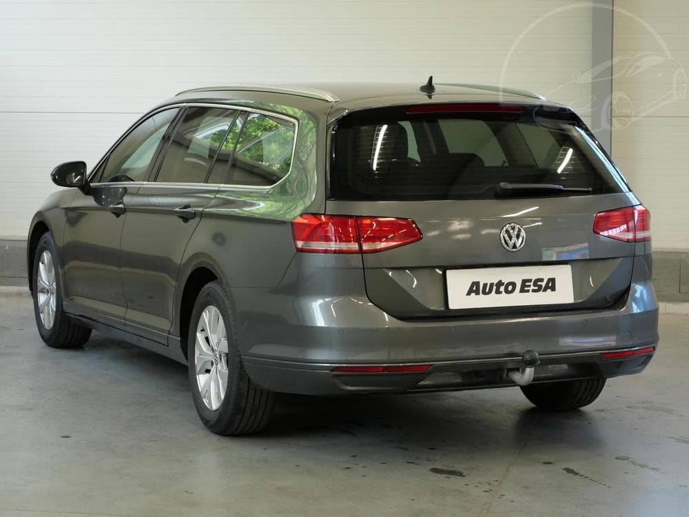 2015 Volkswagen PASSAT - 16