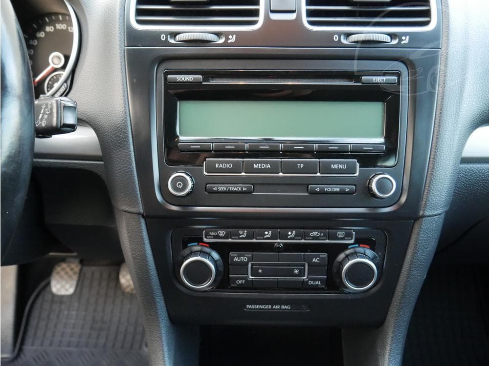 2010 Volkswagen GOLF - 21