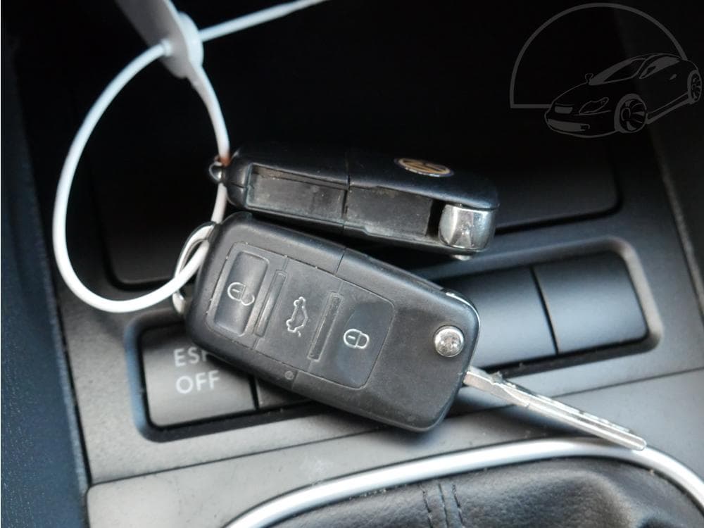2010 Volkswagen GOLF - 35