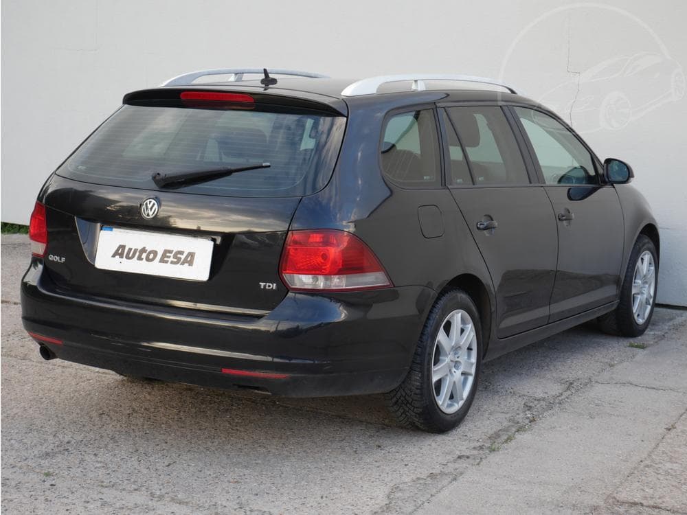 2010 Volkswagen GOLF - 11