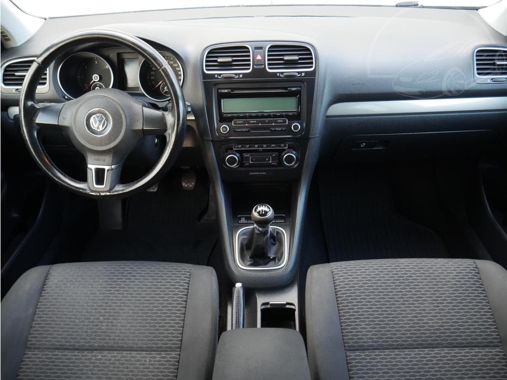 2010 Volkswagen GOLF - 13