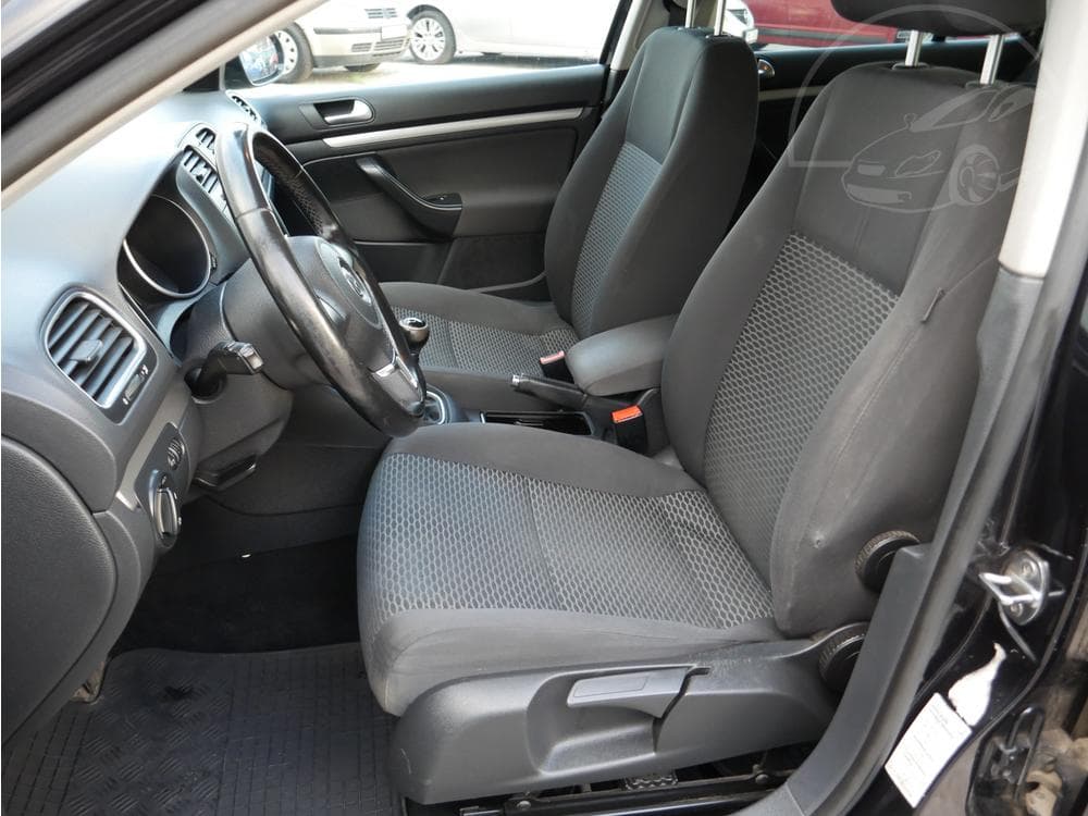 2010 Volkswagen GOLF - 17