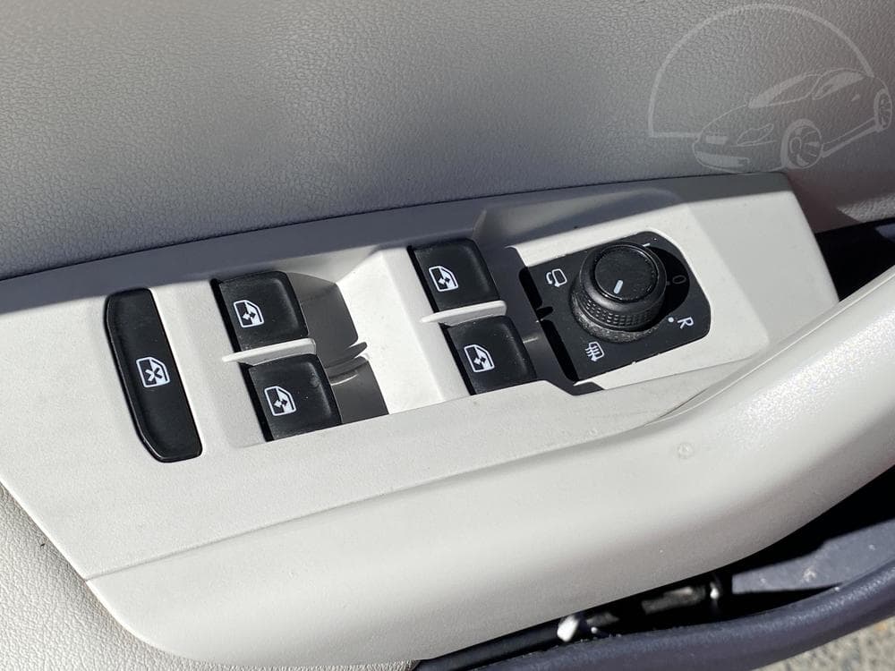 2019 Volkswagen POLO - 23
