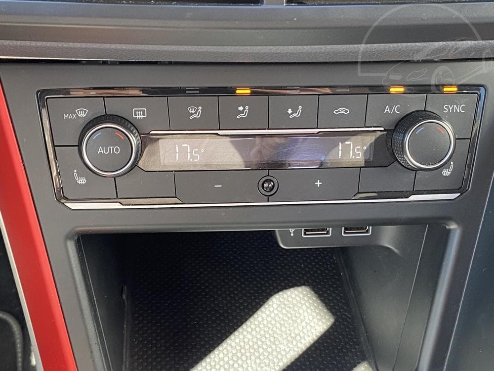 2019 Volkswagen POLO - 31
