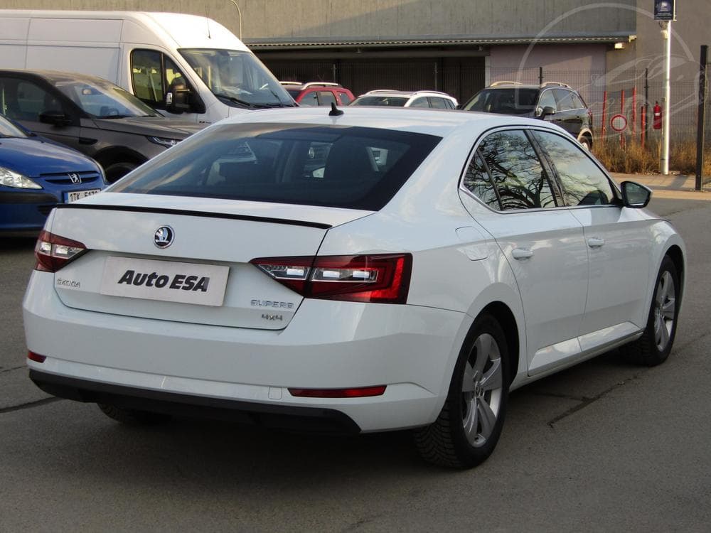 2019 Škoda SUPERB - 10