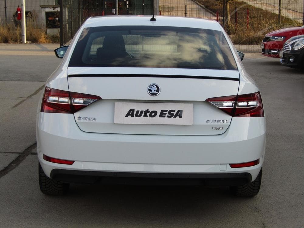 2019 Škoda SUPERB - 13