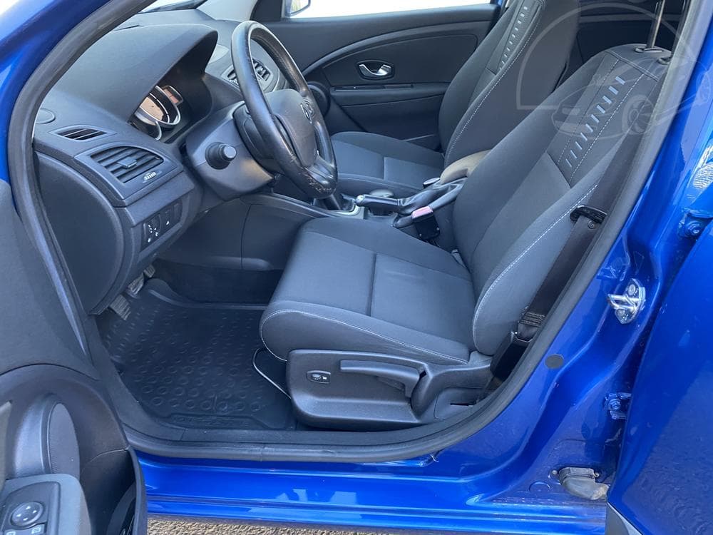 2011 Renault MEGANE - 9