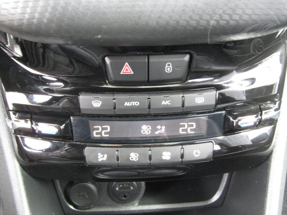 2018 Peugeot 2008 - 14