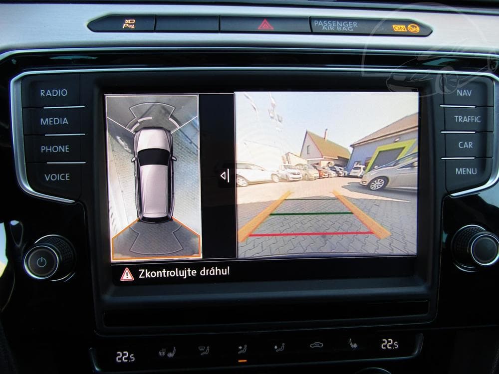 2014 Volkswagen PASSAT - 16