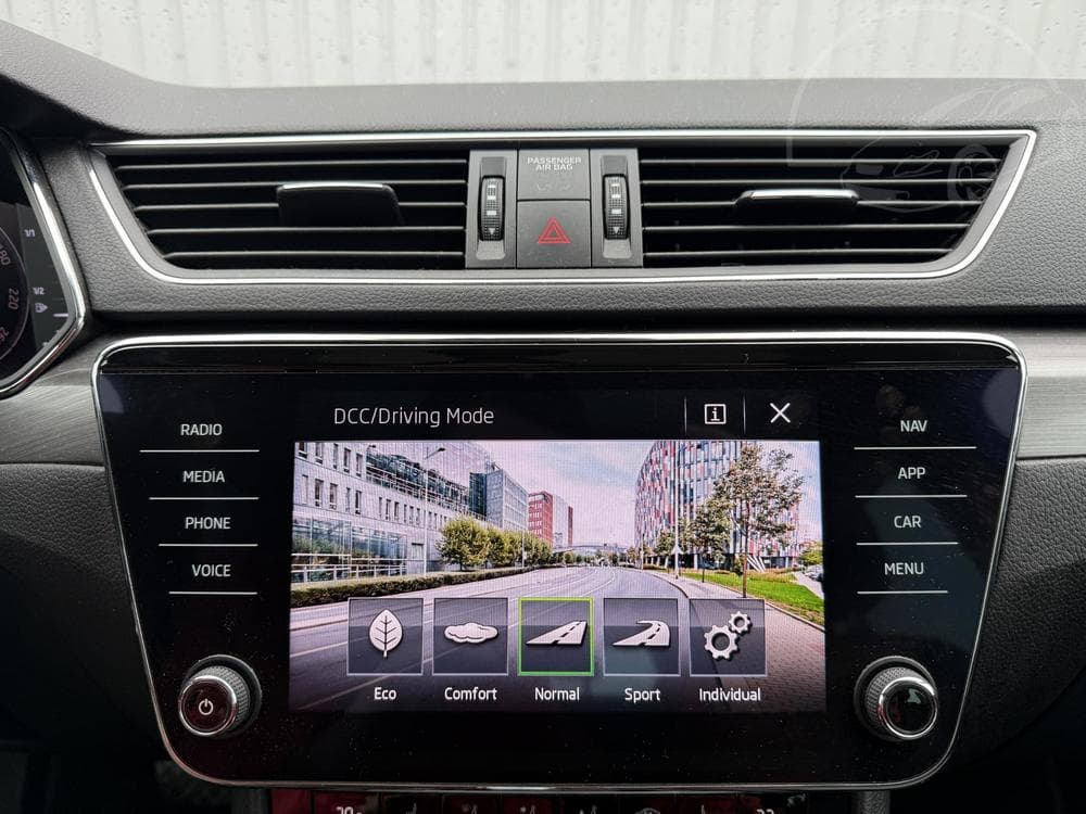 2019 Škoda SUPERB - 35