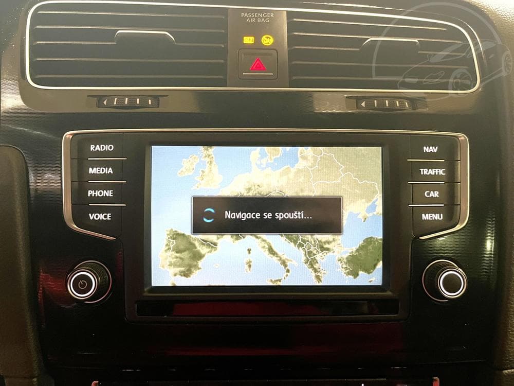 2016 Volkswagen Golf - 11