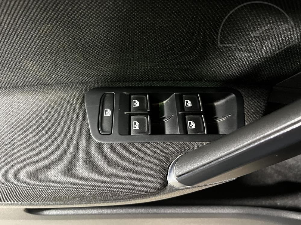 2016 Volkswagen Golf - 12