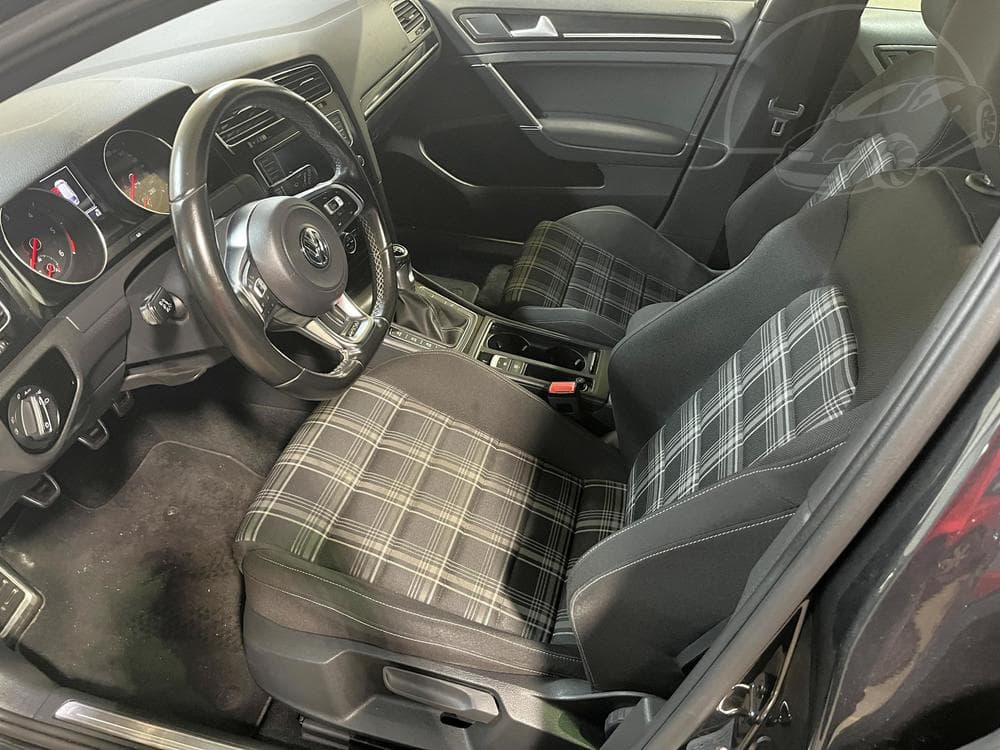 2016 Volkswagen Golf - 9