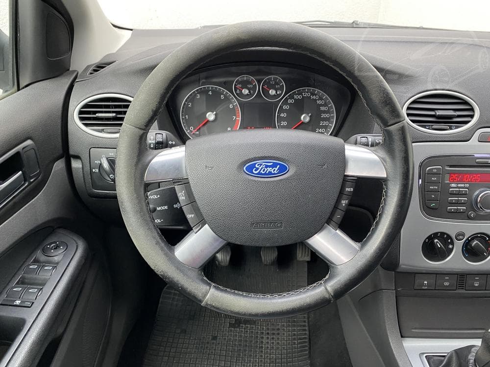 2007 Ford FOCUS - 11