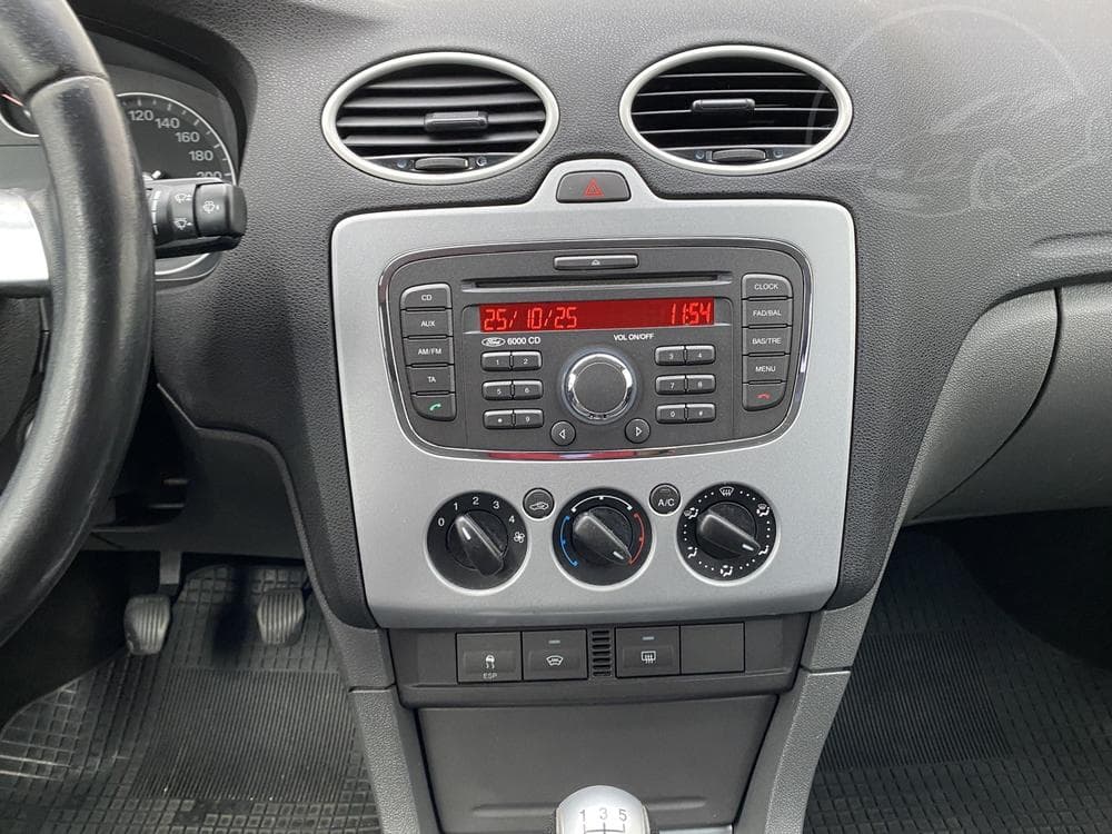 2007 Ford FOCUS - 12