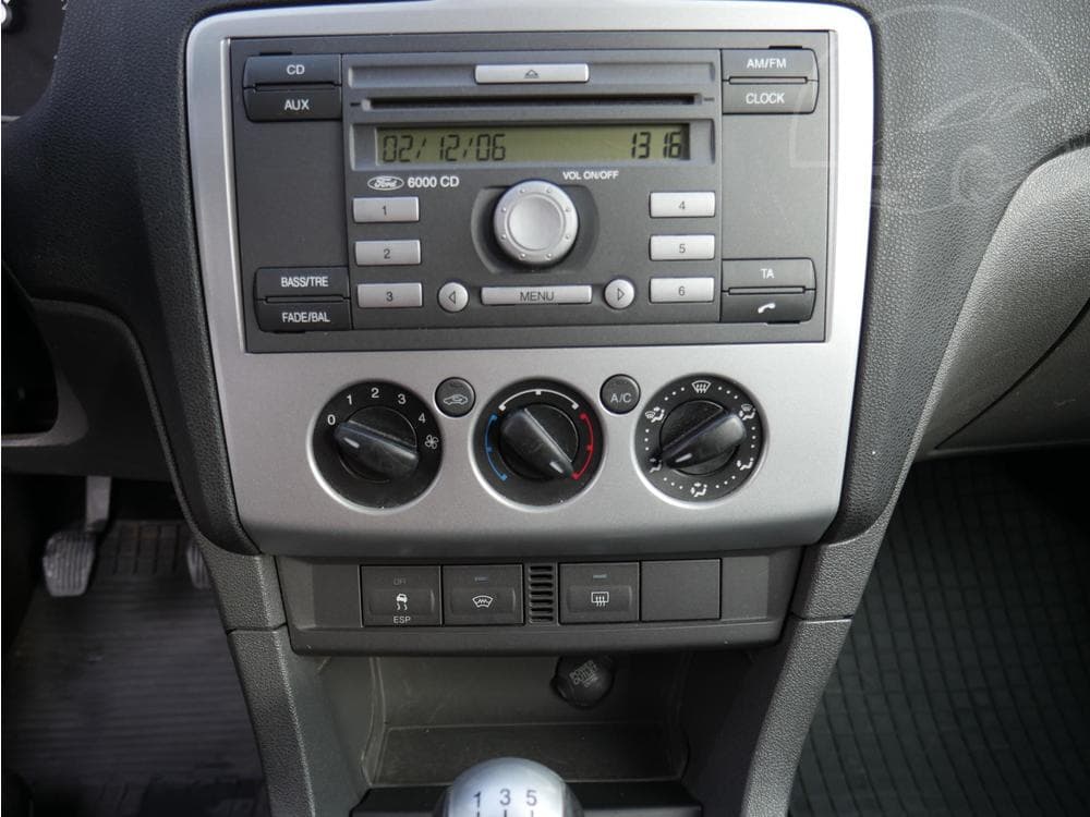 2005 Ford FOCUS - 13
