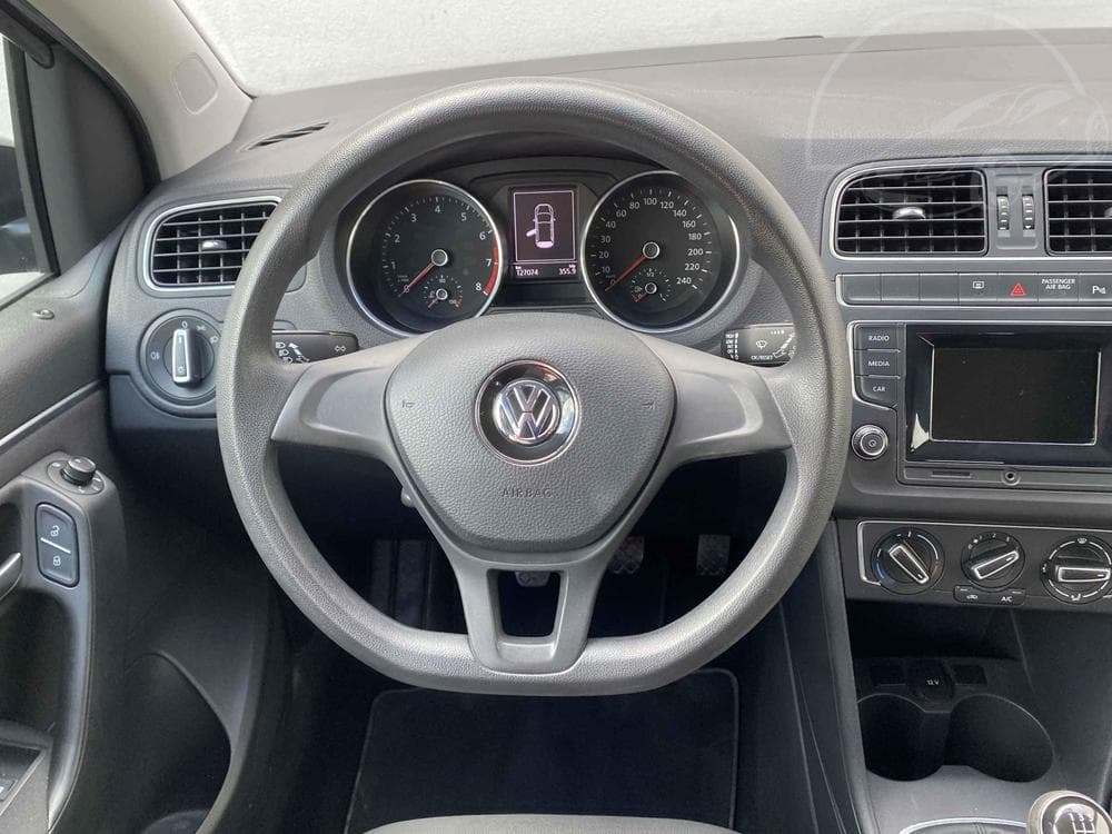 2015 Volkswagen POLO - 11