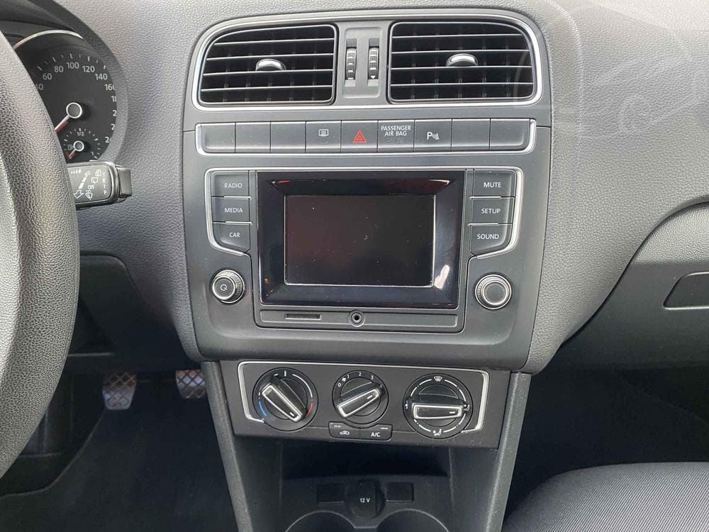 2015 Volkswagen POLO - 12