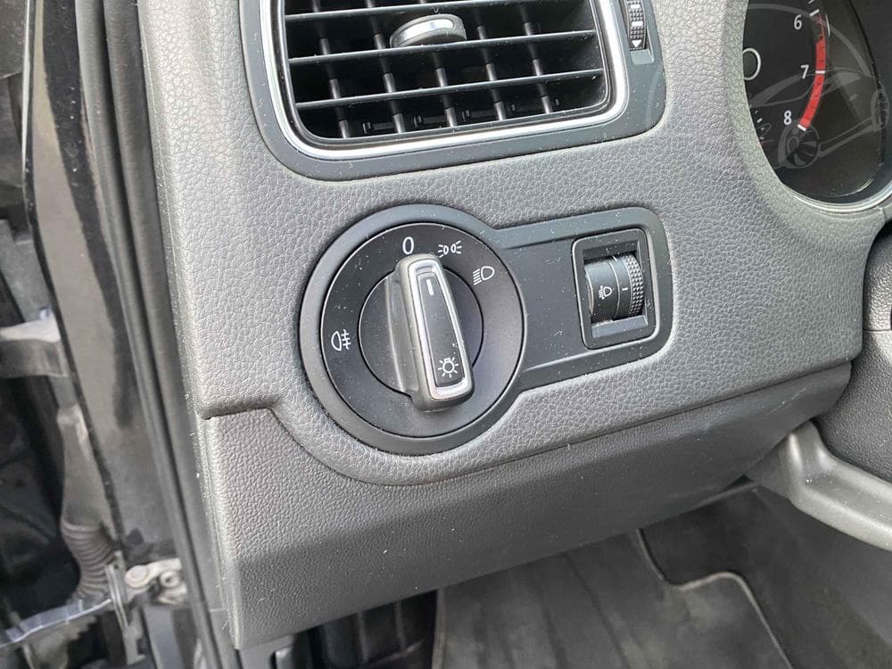 2015 Volkswagen POLO - 15