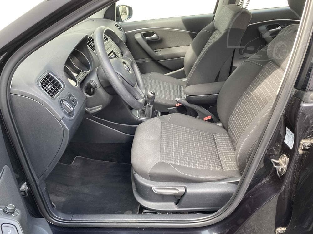 2015 Volkswagen POLO - 9
