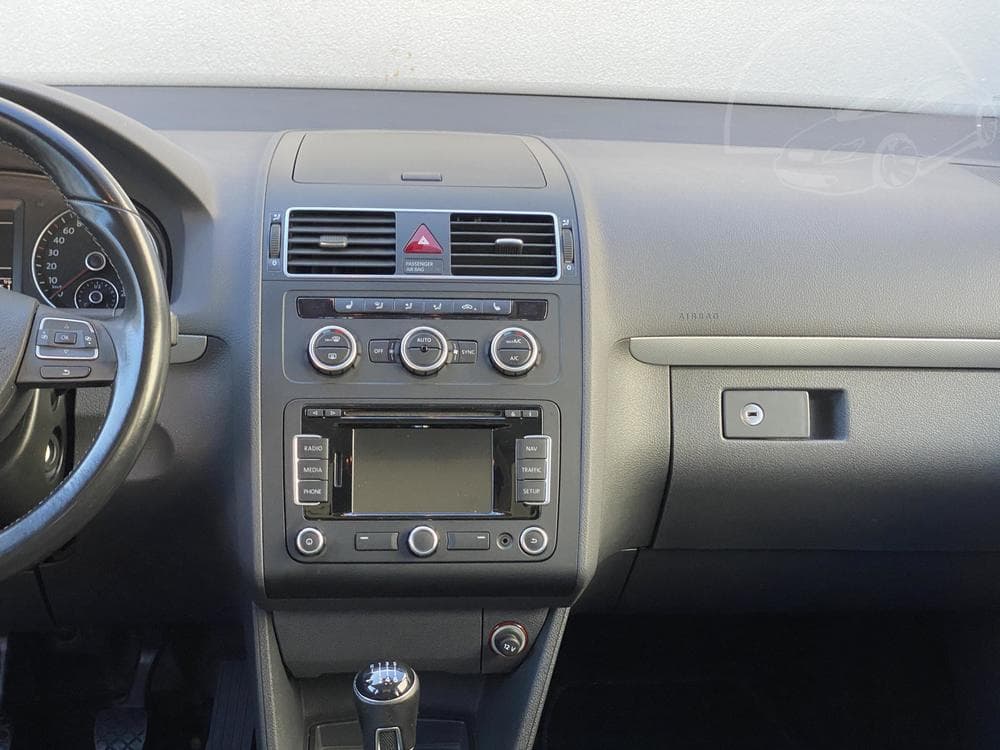 2014 Volkswagen Touran - 9