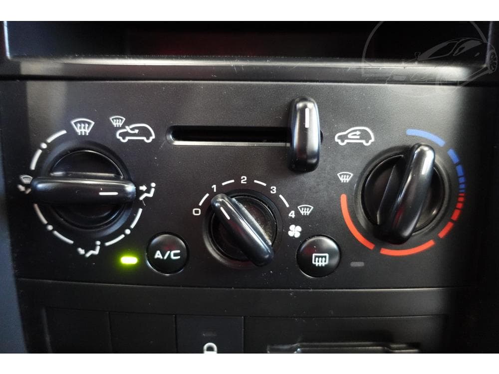 2008 Peugeot 207 - 18