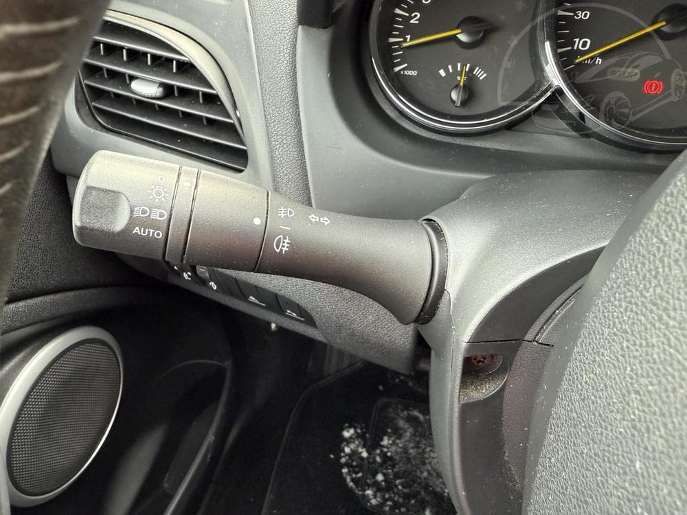2010 Renault FLUENCE - 12