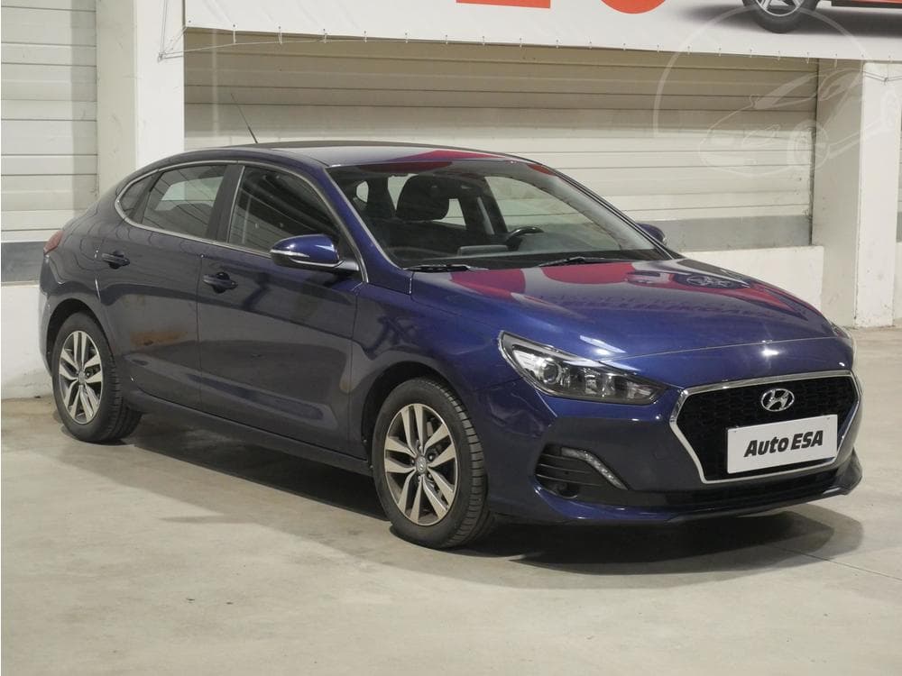 Hyundai i30 1.4 i 1.maj Serv.kniha, ČR