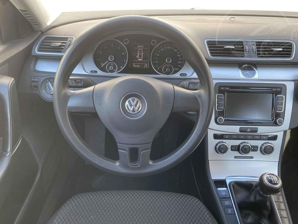 2012 Volkswagen PASSAT - 11