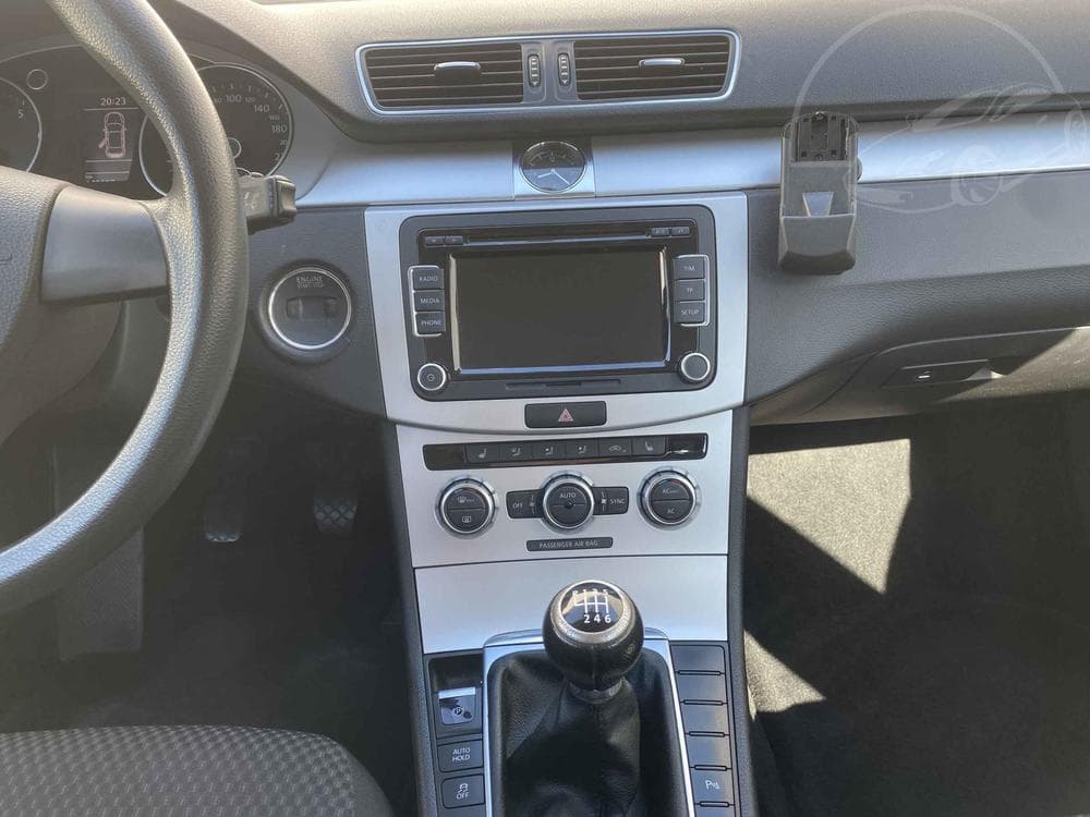 2012 Volkswagen PASSAT - 12