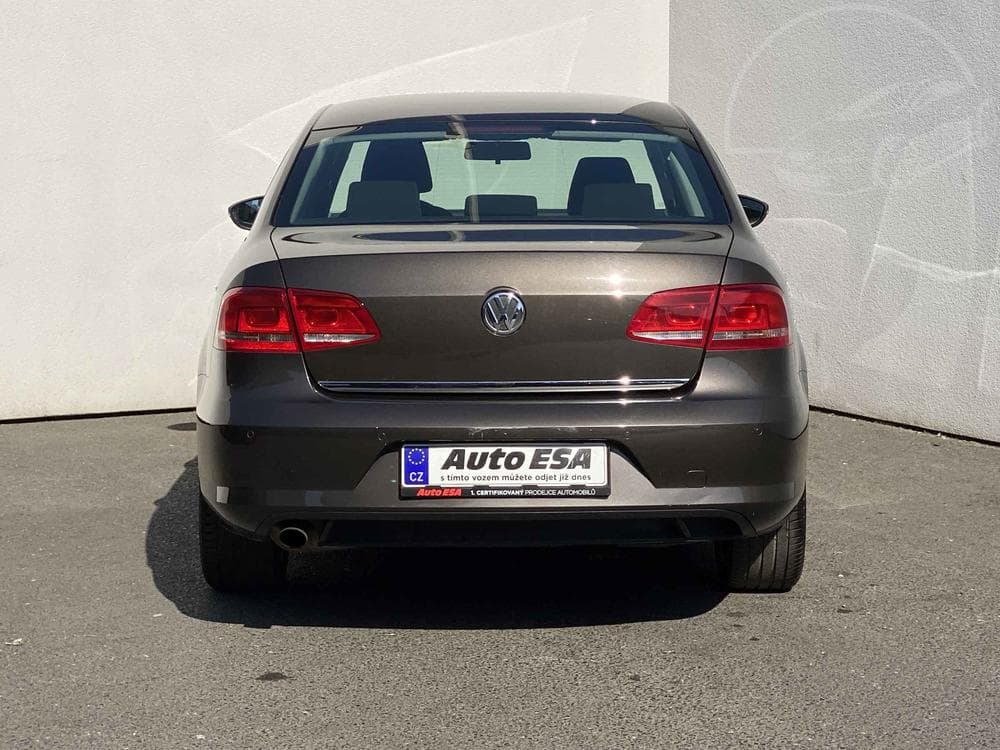 2012 Volkswagen PASSAT - 5