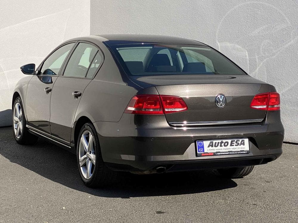 2012 Volkswagen PASSAT - 6