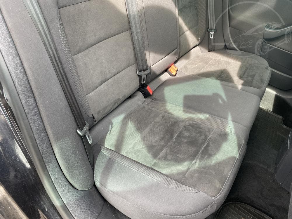 2010 Volkswagen GOLF - 11