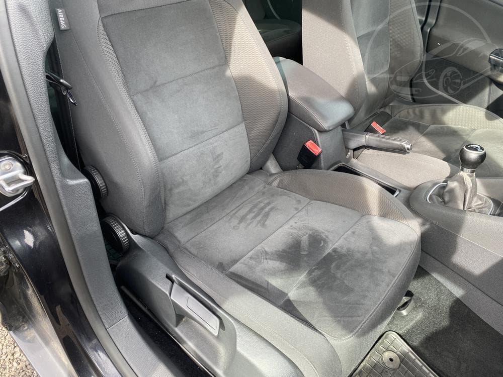 2010 Volkswagen GOLF - 12