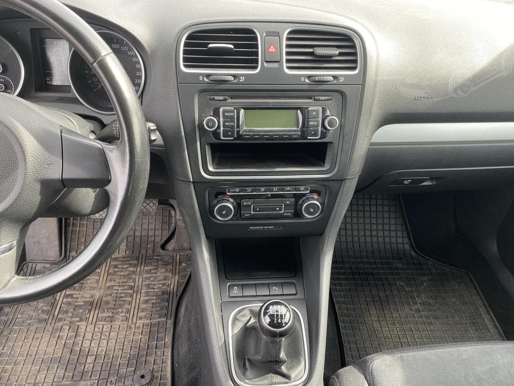 2010 Volkswagen GOLF - 14