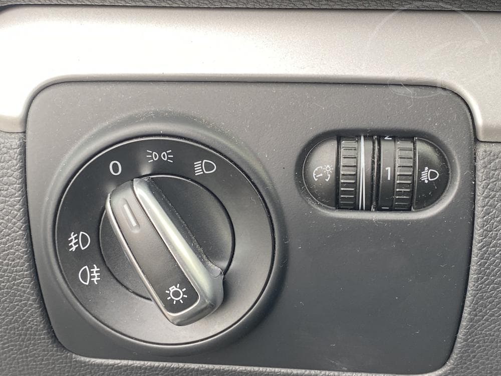 2010 Volkswagen GOLF - 19