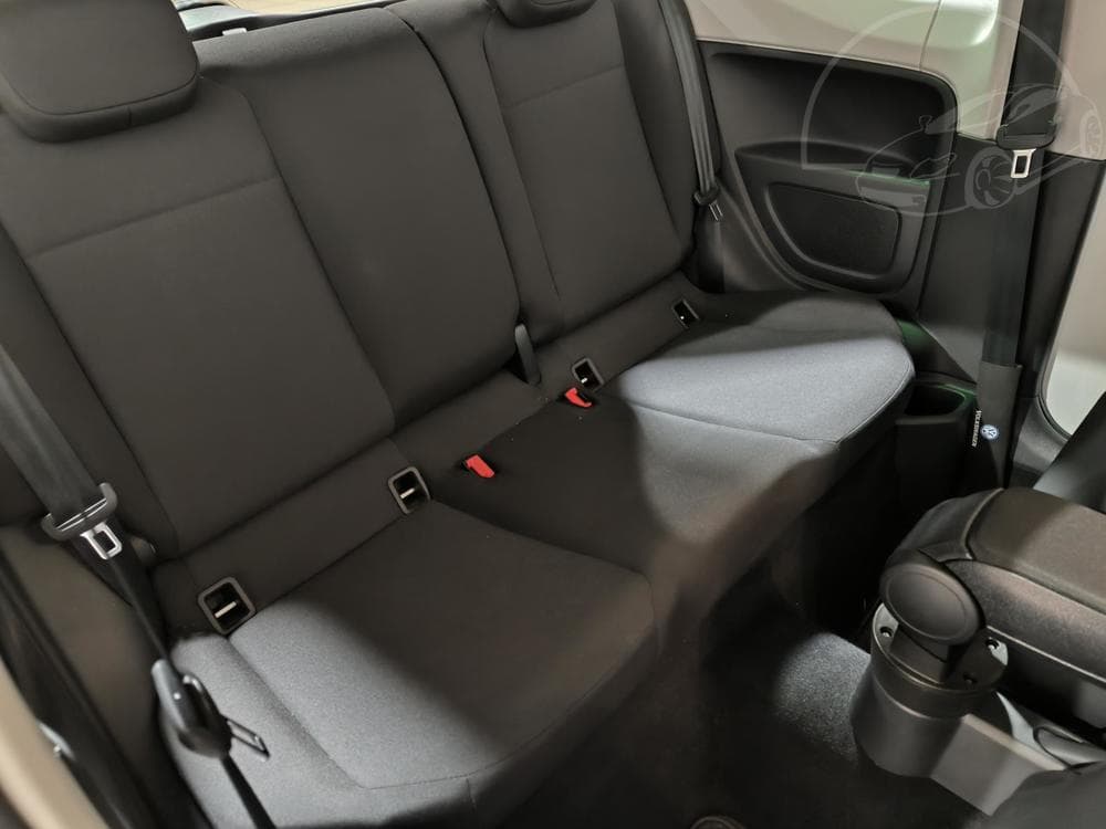 2021 Volkswagen Up! - 11